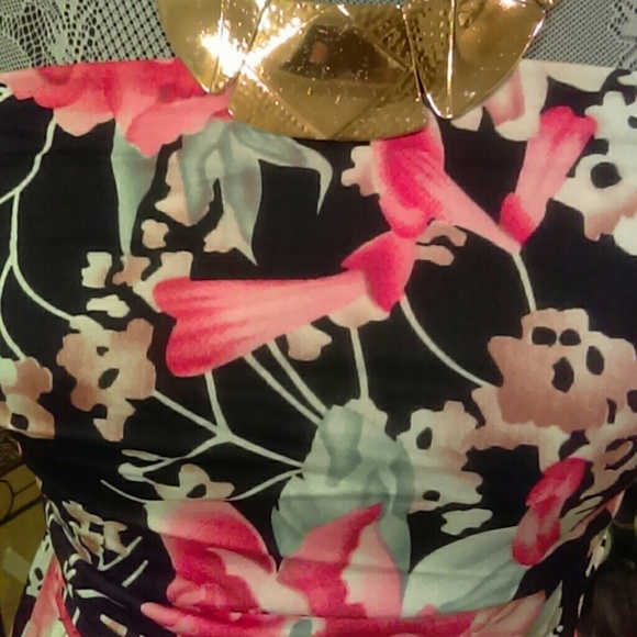 ONE LEFT - Cute & Sexy Maxi Dress - Price is Firm! - Picture 6 of 6